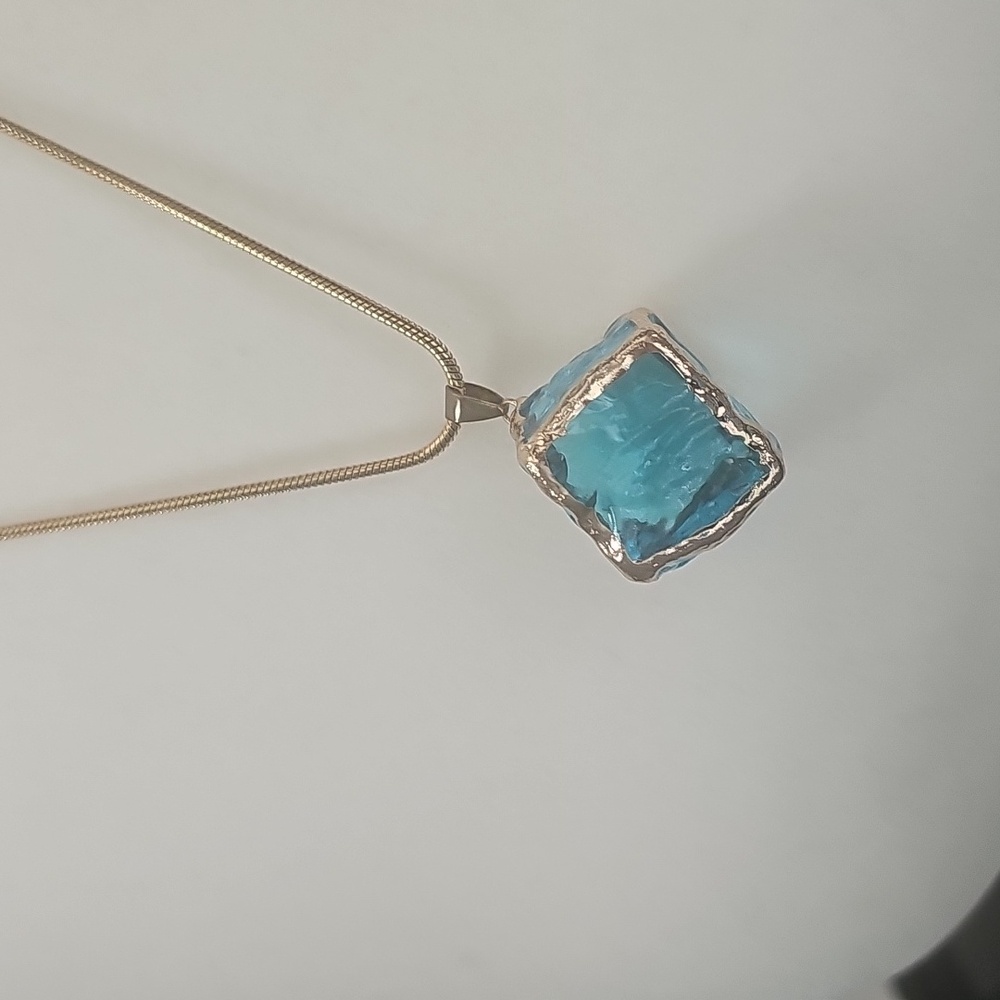 Blue Ice "Cubella" Crystal Untamed Elements Tangle-free Gold Necklace - Picture 7 of 7